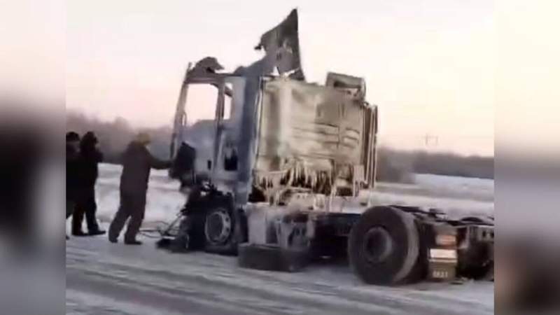 Ақмола облысындағы автожолда 18 тонна жұмыртқа тиелген фура жанып кетті 