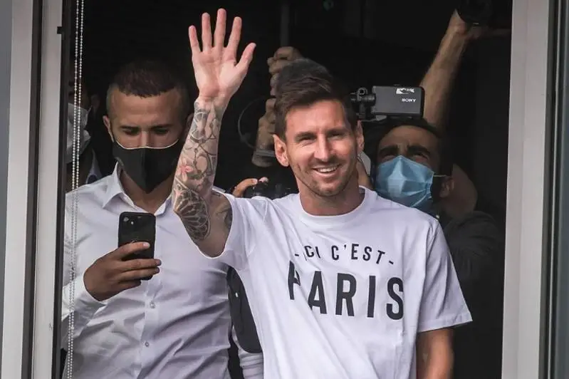 Месси Парижге келді