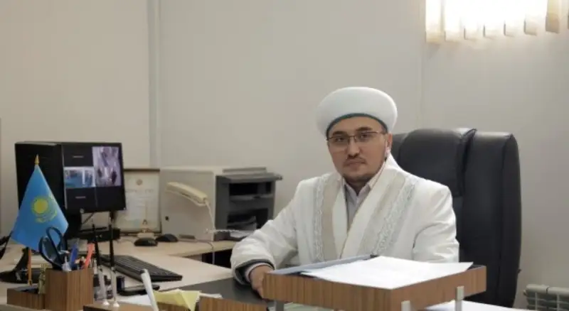 Атыраудың бас имамы мешітке тиесілі төрт көлікті сатып жіберген