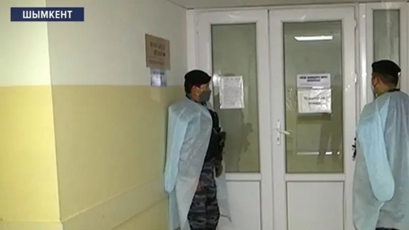 Шымкенттегі атыс: Халыққа тегін дәрі-дәрмек таратқан жігіт жансақтау бөлімінде жатыр