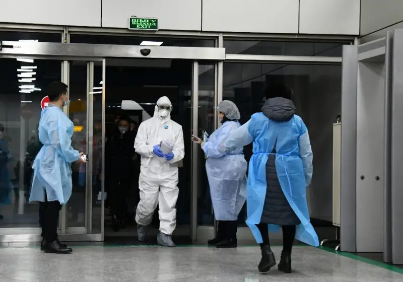 Қазақстанға ұшып келген алты жолаушыдан коронавирус анықталды