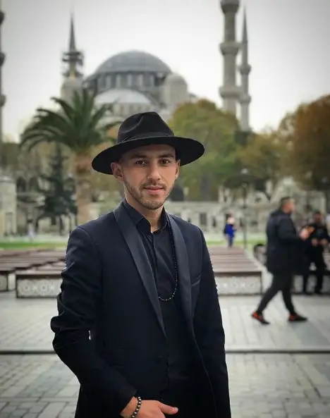 Қазақстандық әнші Түркияда өтетін шоуда бақ сынайды