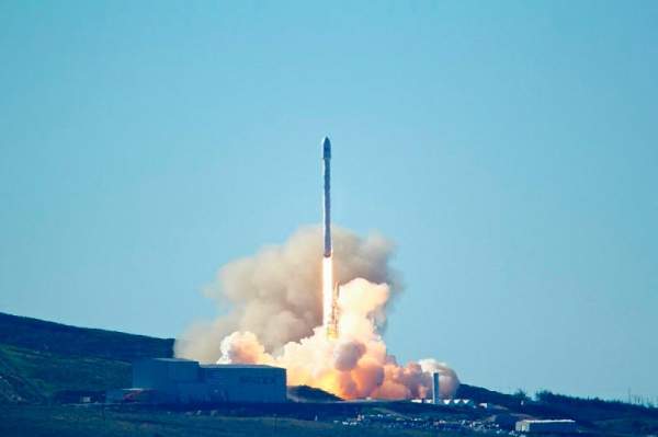 SpaceX навигациялық жерсерігін ұшыруды екі секунд қалғанда кейінге қалдырды   
