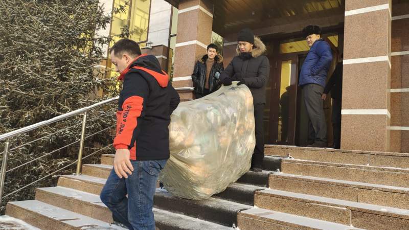 Аманаттықтар Екібастұздың тұрғындарына гуманитарлық көмек жөнелтуді жалғастырып жатыр