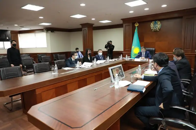 Махамбет Досмұхамбетов азаматтарды онлайн қабылдады