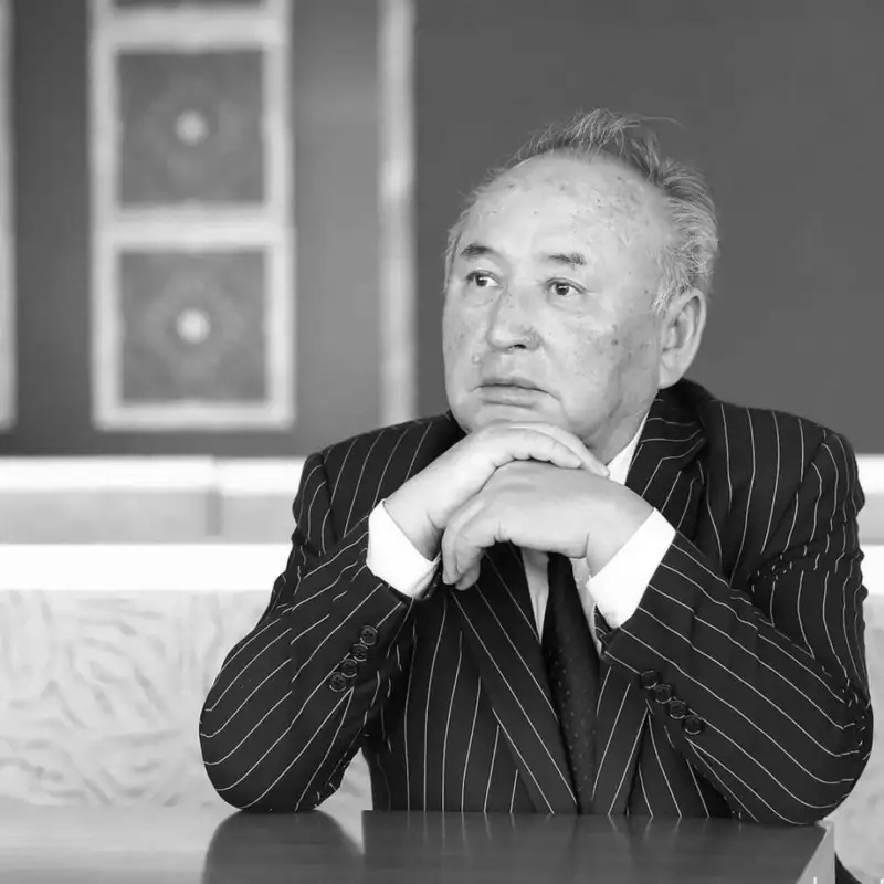 Ақын Несіпбек Айтұлы өмірден өтті