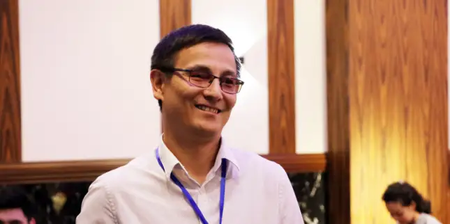 Блогер Ұлан Әбішев Тоқаевты Джон Кеннедиге теңеді