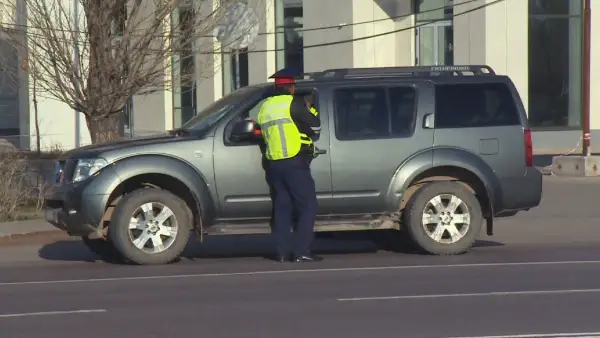 1 мыңнан астам автокөлік айып тұрағына қойылды