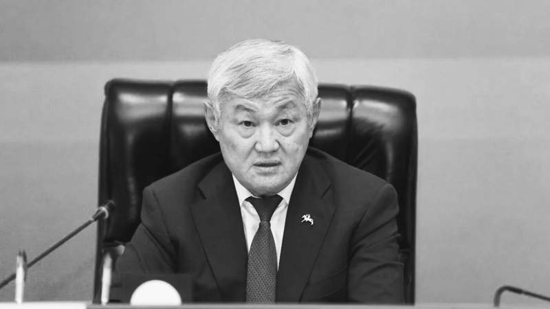 Бердібек Сапарбаев өмірден өтті