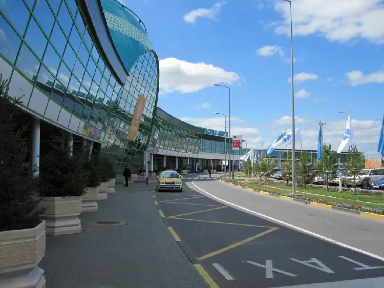 Нұр-Сұлтан әуежайы елордаға коммуникациялары бар жерін тарту етуі мүмкін 