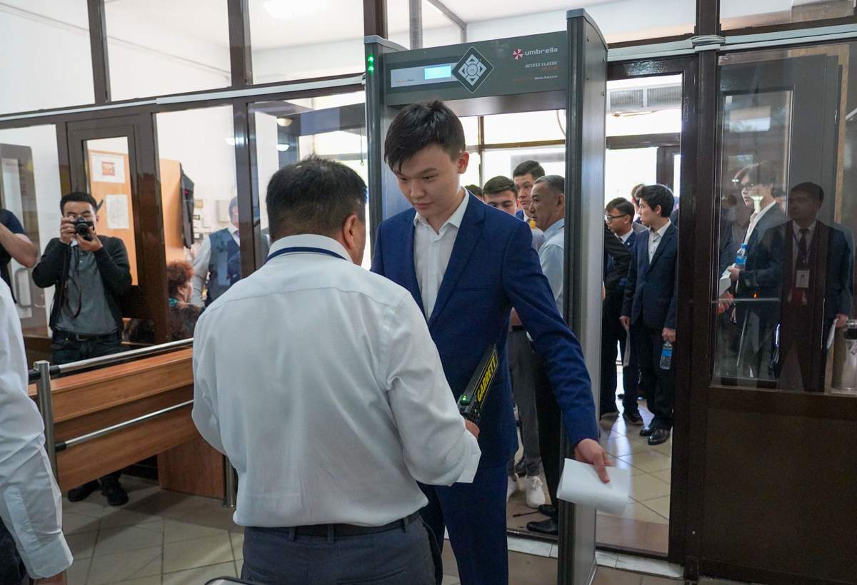 ҰБТ: Ереже бұзған 300-ге жуық талапкер тестілеуден шығарылды