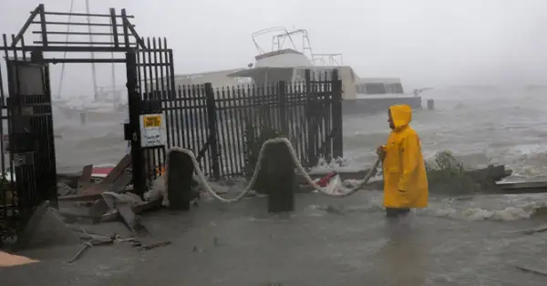 Техаста тропикалық дауылға байланысты төтенше жағдай режимі енгізілді  