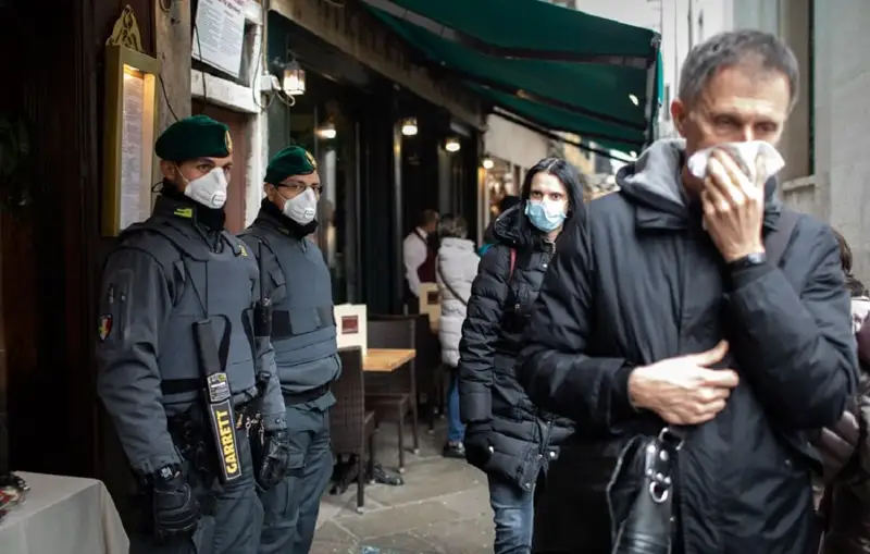 АҚШ-та коронавирустан алғашқы адам көз жұмды 