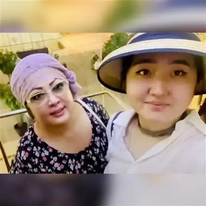 Мақпал Жүнісованың қызымен жүрген видеосы ел назарына ілікті