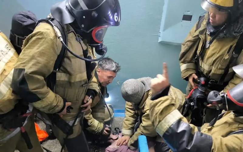 Өскеменде өртенген пәтерден 89 жастағы кейуана құтқарылды