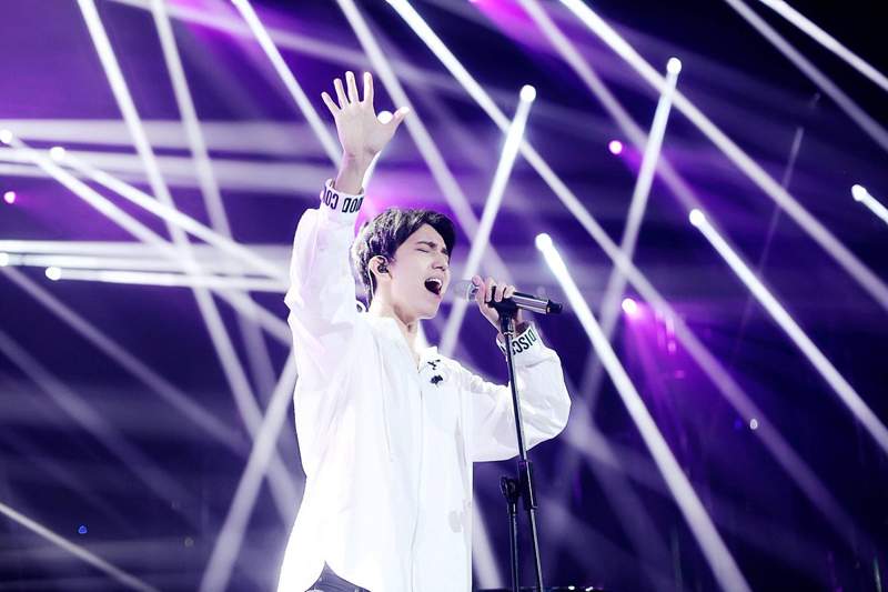 Димаш Құдайбергеннің бейнебаяны Europa Plus TV-де көрсетіледі