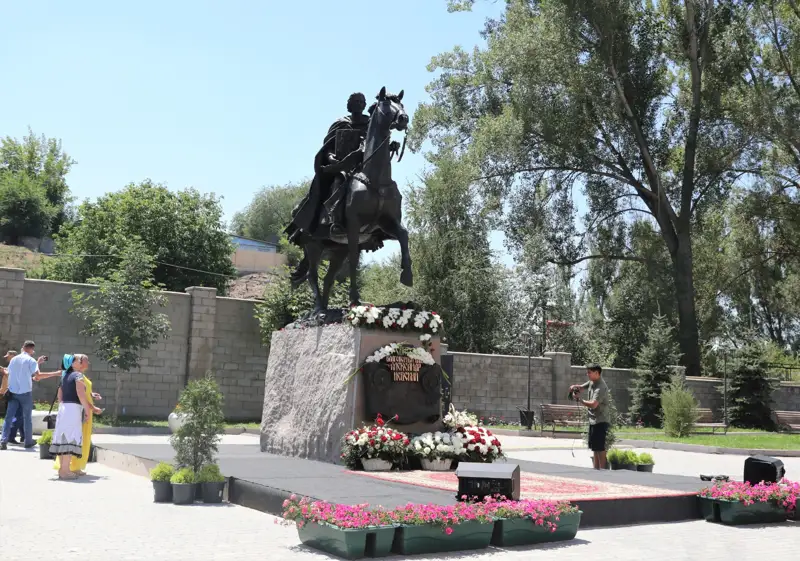 «ЖИЕН» Невскийге НЕГЕ ескерткіш ашып бердік?