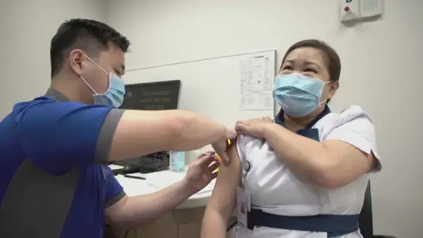 Жаппай вакцина салу науқаны басталды