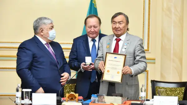 Олжас Сүлейменов «Ұлттық игілік» сыйлығының лауреаты атанды 