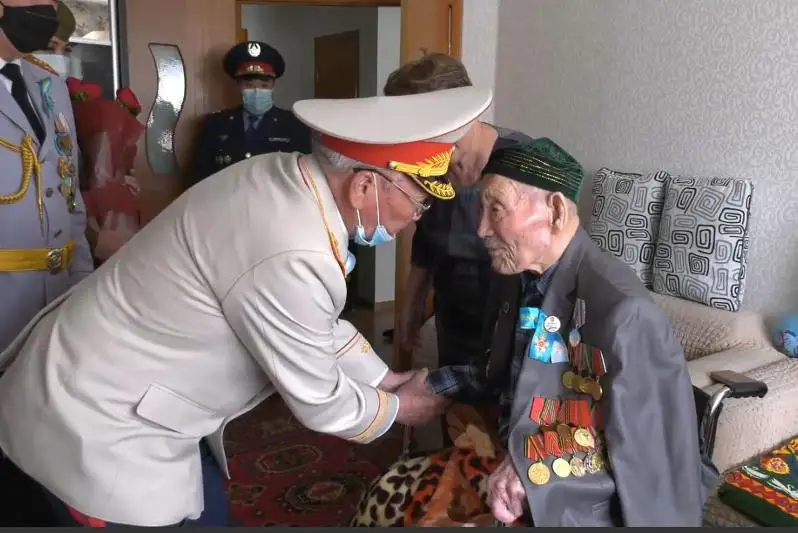 Елордада полиция қызметкерлері соғыс ардагеріне ізет көрсетті