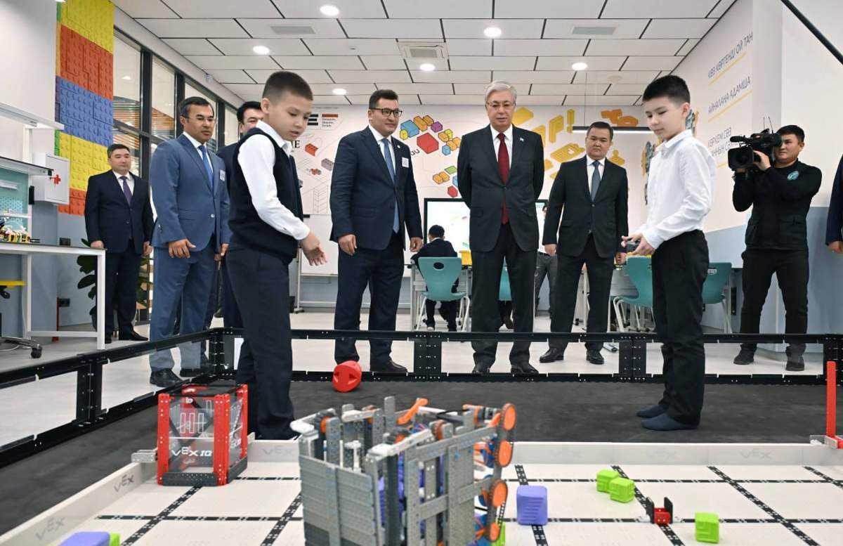 Мемлекет басшысы Астана қаласындағы «SANA» оқушылар сарайын аралады