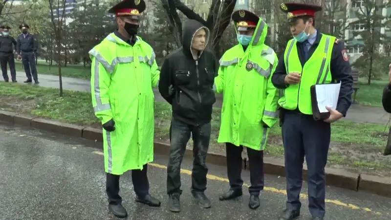 Жындарды қуамын деп полицейдің аяғын басып кетті