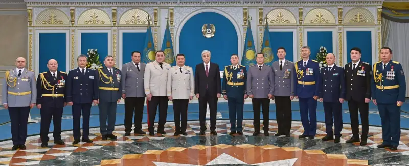 Тоқаев Республика күніне орай жоғары әскери және арнаулы атақтар, сыныптық шендер тапсырды