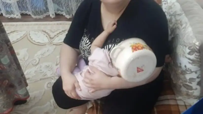 Шымкентте басына кастрөл киіліп, шешілмей қойған 1,5 жасар бала құтқарылды