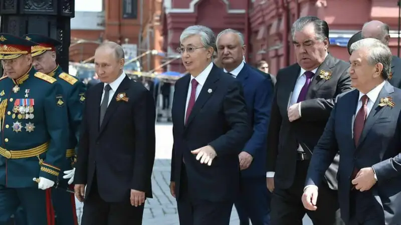 Президент неге маска тақпады?