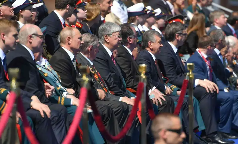 Тоқаев 9 мамырда Ресейдегі әскери шеруге бара ма? 