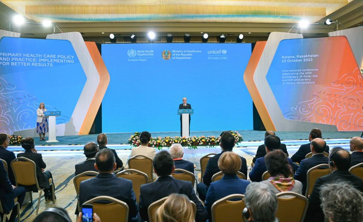 Президент Медициналық-санитариялық алғашқы көмек жөніндегі жаһандық конференцияның пленарлық отырысына қатысты 