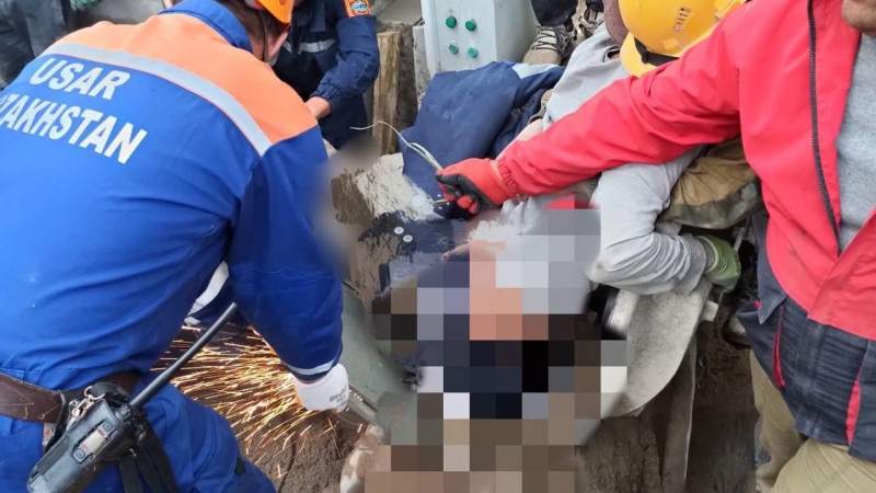 Алматы облысында құрылысшының аяғы бетон араластырғышта қысылып қалды