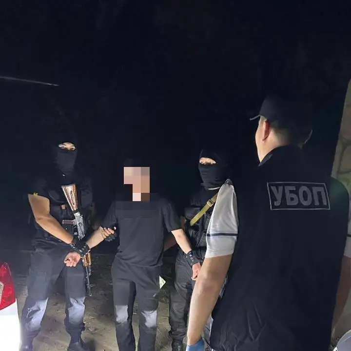 Шымкенттік тұрғын досының беделін түсіретін ақпаратты таратпау үшін одан 100 000 доллар талап еткен