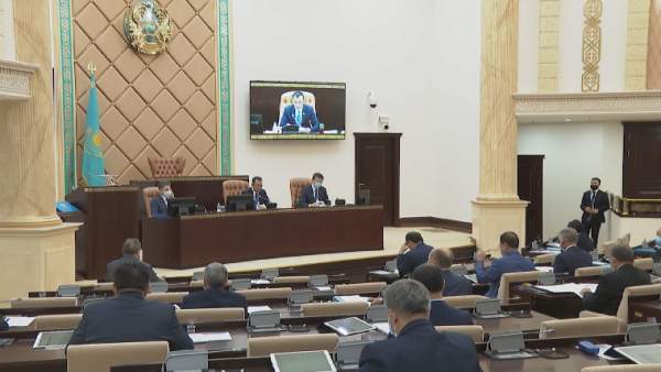 Бүгіннен бастап қос палата депутаттары демалыста