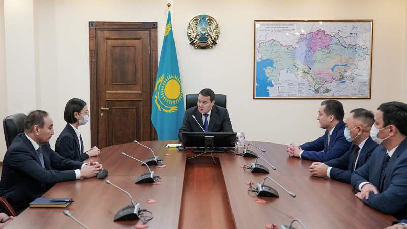 Әлихан Смайылов бес министрліктің ұжымына жаңа басшыларды таныстырды