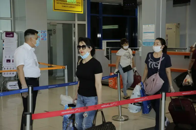  Атырауға Египеттен ұшып келген 34 жолаушыдан коронавирус анықталмады