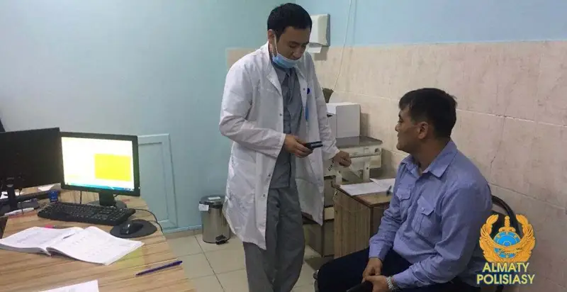 Алматыда автобусты есірткі шегіп алып айдаған жүргізуші ұсталды