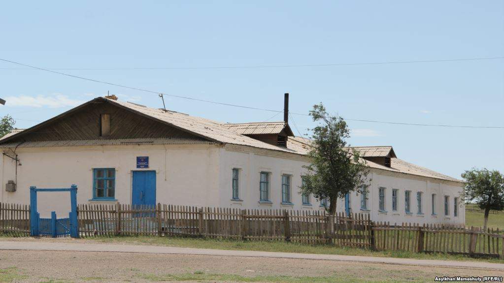 Түкпірдегі ауылдарда балалар мектепке барып оқиды