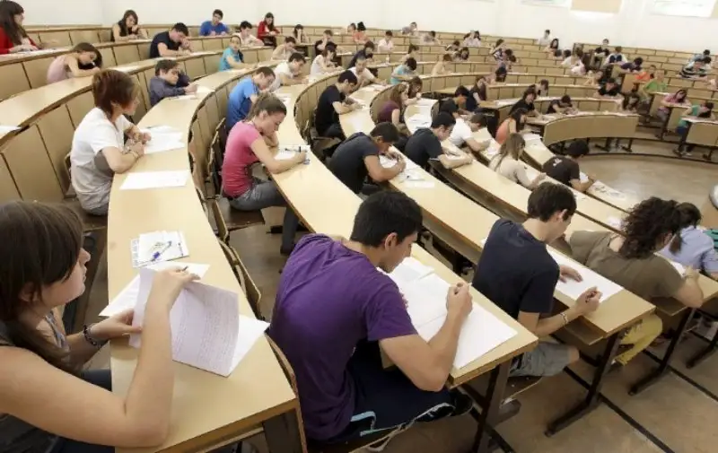 Шымкентте тағы бір университет негізгі лицензиясынан айырылды