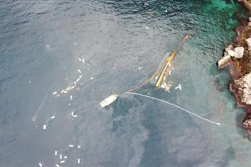 Туристік кеме апатқа ұшырады