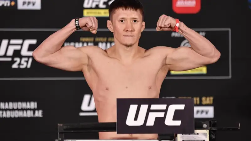 Жалғас Жұмағұлов UFC-мен жаңа келісімшартқа қол қойды