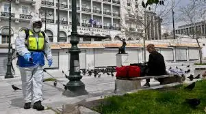 Еуропалықтар біртіндеп қалыпты өмірге оралып жатыр