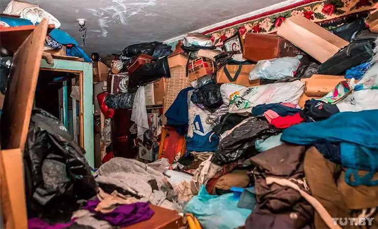 Екі күн тазаладық: бір пәтерден бірнеше жүк көлігімен қоқыс шығарылған