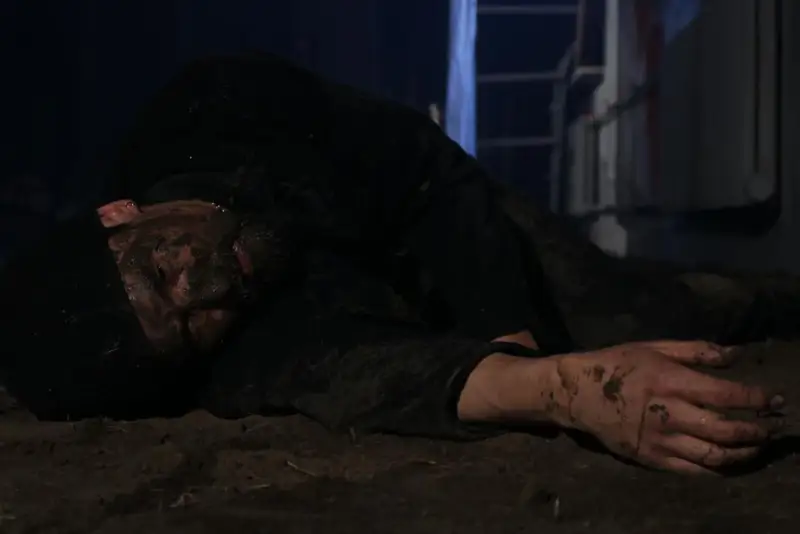 «Оян, қалыңдық»: Қанға бөккен қойылым 