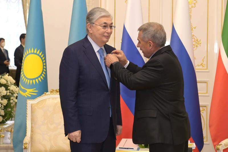 Татарстан президенті Қасым-Жомарт Тоқаевты «Дуслык» орденімен марапаттады 