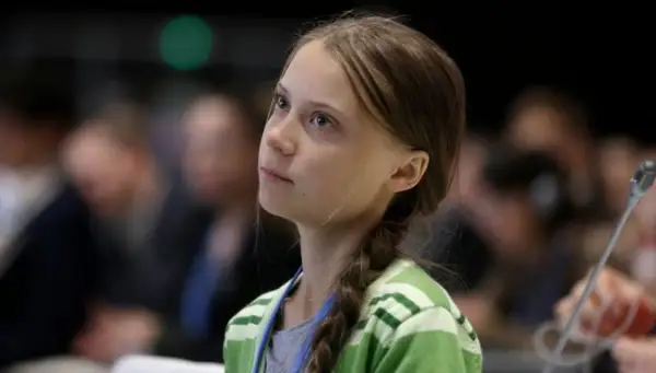 Грета Тунберг балаларды COVID-19-дан қорғау үшін $100 мың бөлді