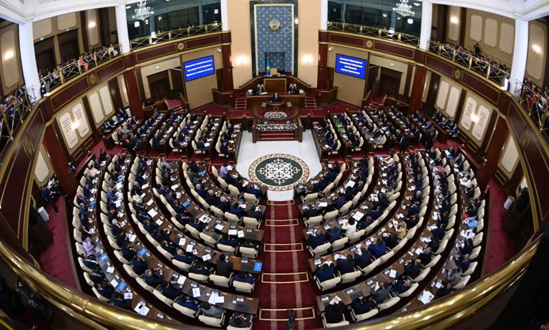 Парламент палаталарының бірлескен отырысы басталды