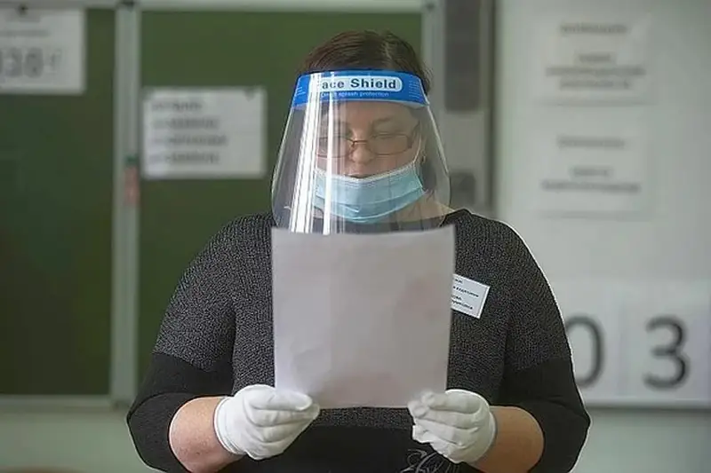 Вакцина алмаған педагогтер білім мекемелеріне жіберілмейді 