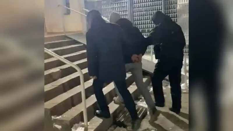 Шымкентте жанармай құю бекетіне қарақшылық шабуыл жасаған ер адам ұсталды  