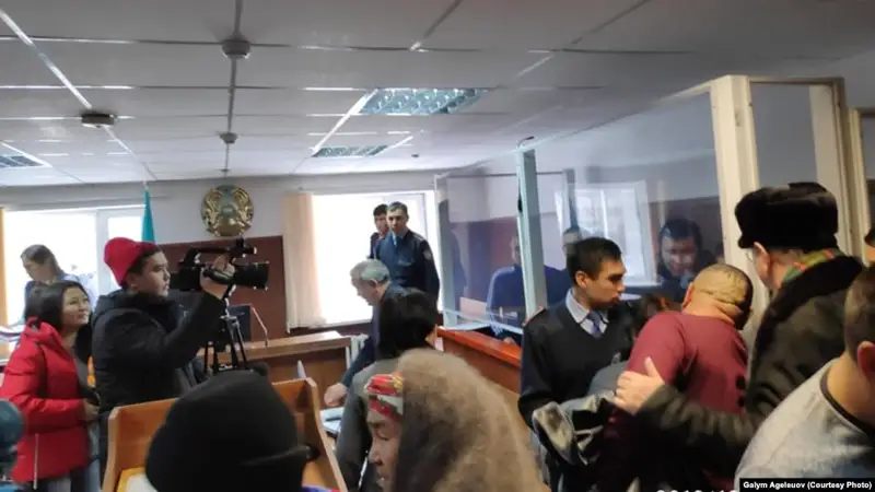 Қытайлықтарды сабаған бес қазақтың тағдыры ертең шешіледі